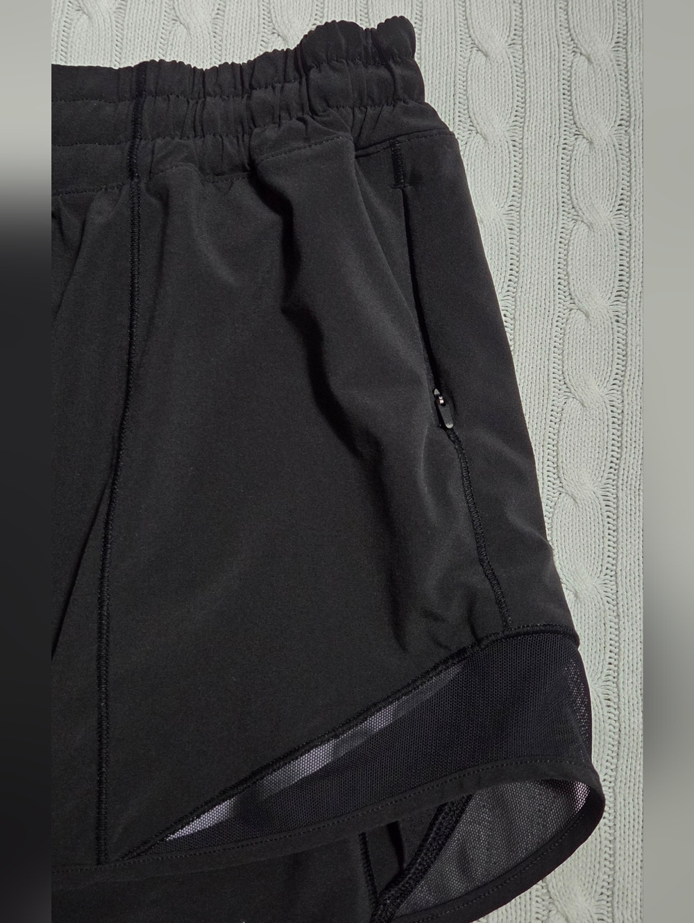 Lululemon Hotty Hot High-Rise Lined Short 4" - Picture 5 of 6